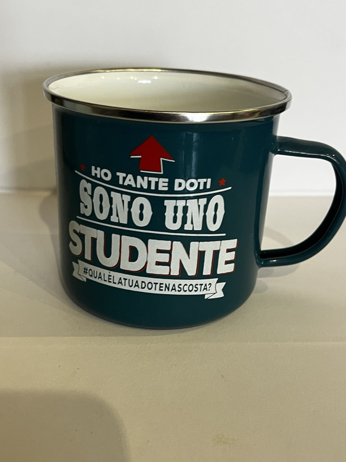 Tazza mug metallo smaltata H&H frase divertente Sono Uno Studente