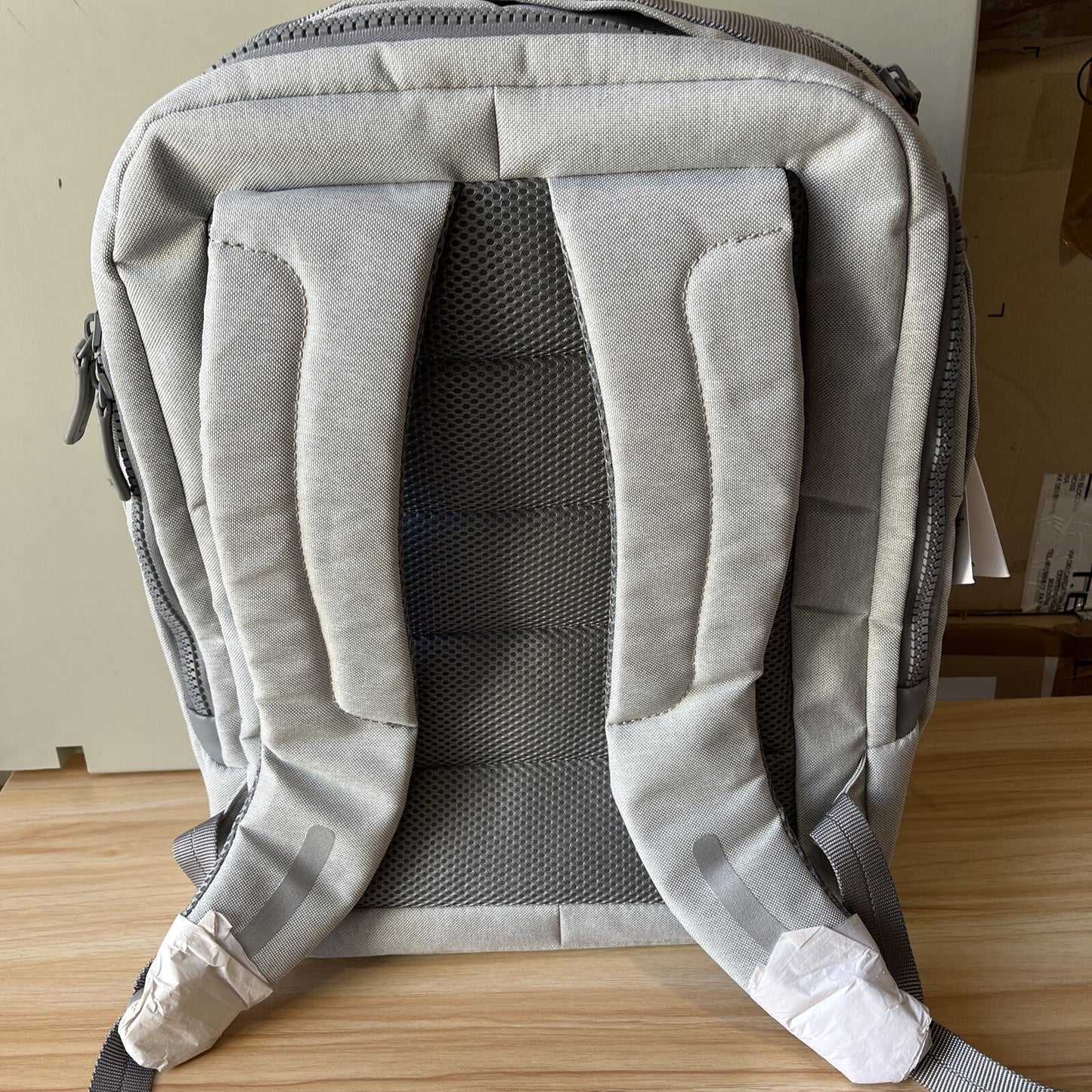 Borsa Zaino NAVA backpack grigio chiaro ufficio lavoro viaggio donna e uomo
