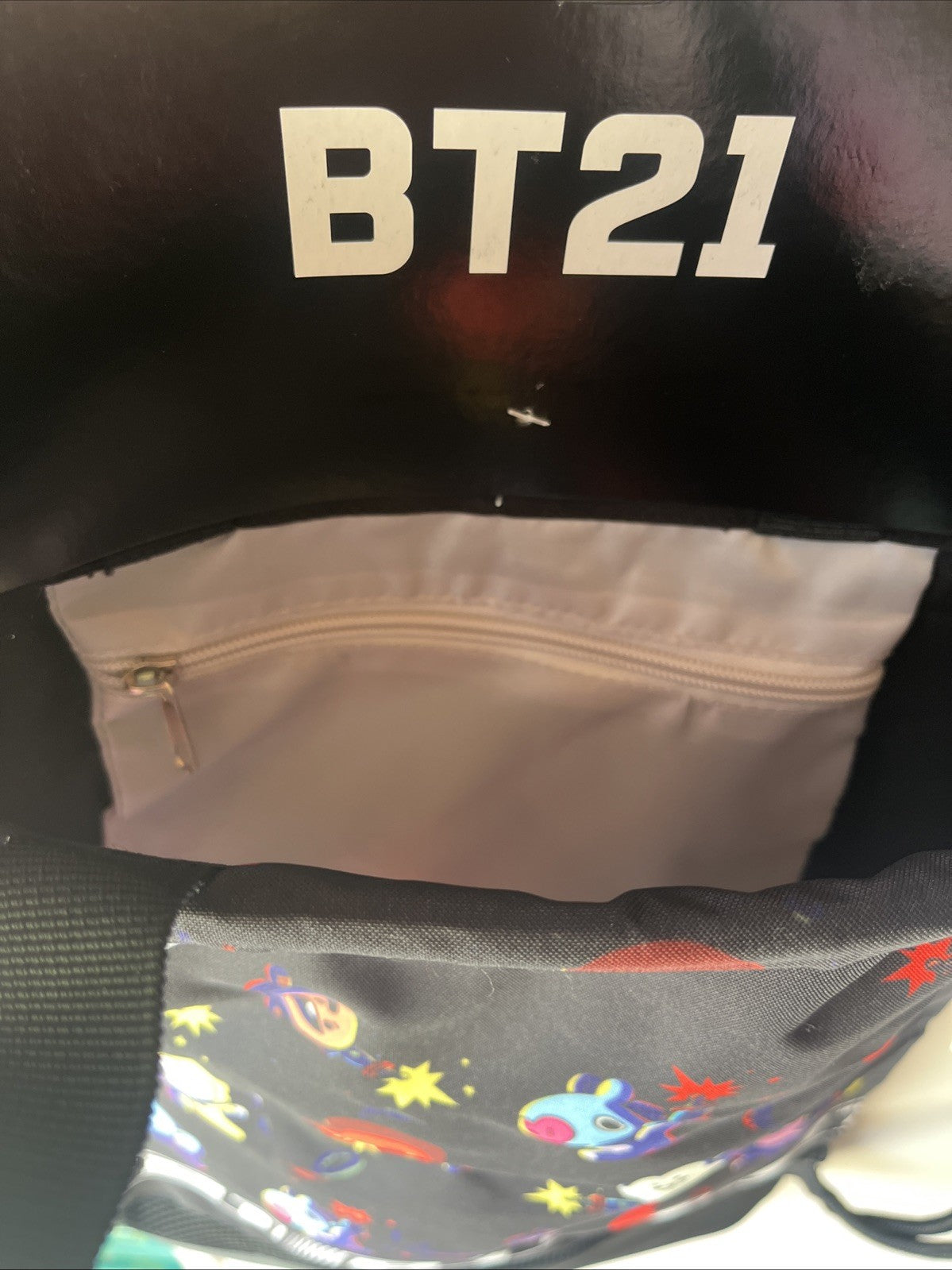 SACCA RAGAZZA BT21 FIGURE PERSONAGGI SCUOLA VACANZE 33X48 RESISTENTE ZAINO