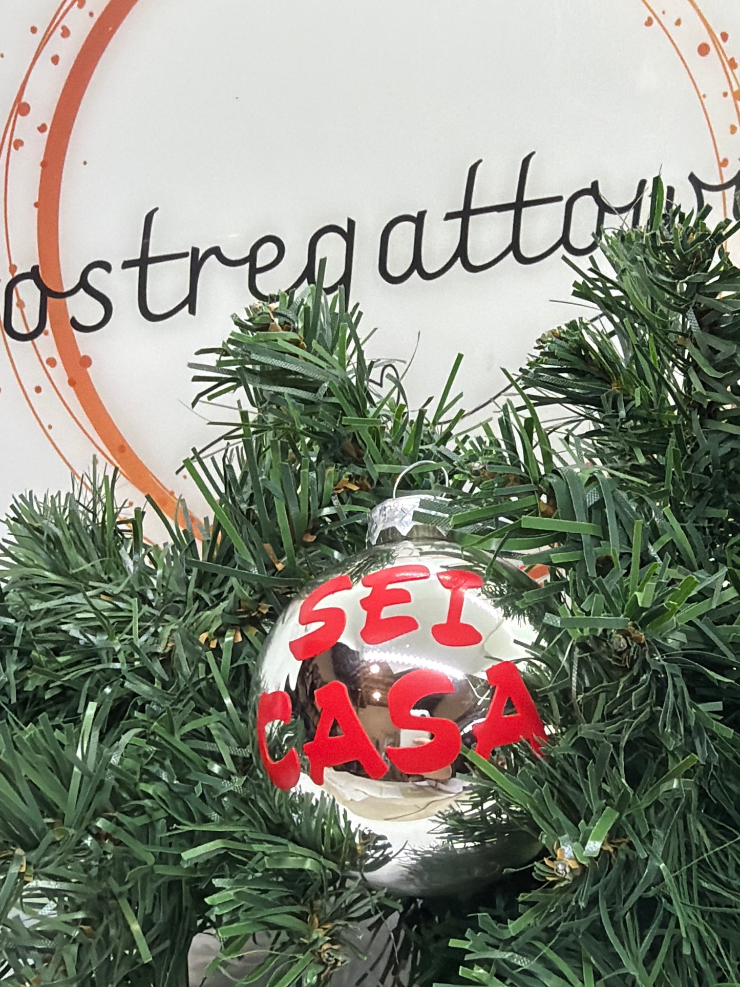 pallina in vetro decorazione albero di Natale “sei casa”