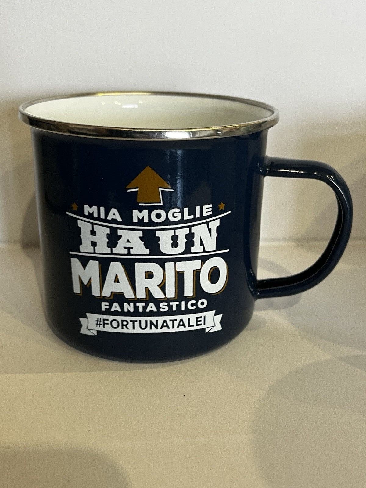 Tazza mug metallo smaltata H&H frase divertente Marito Fantastico