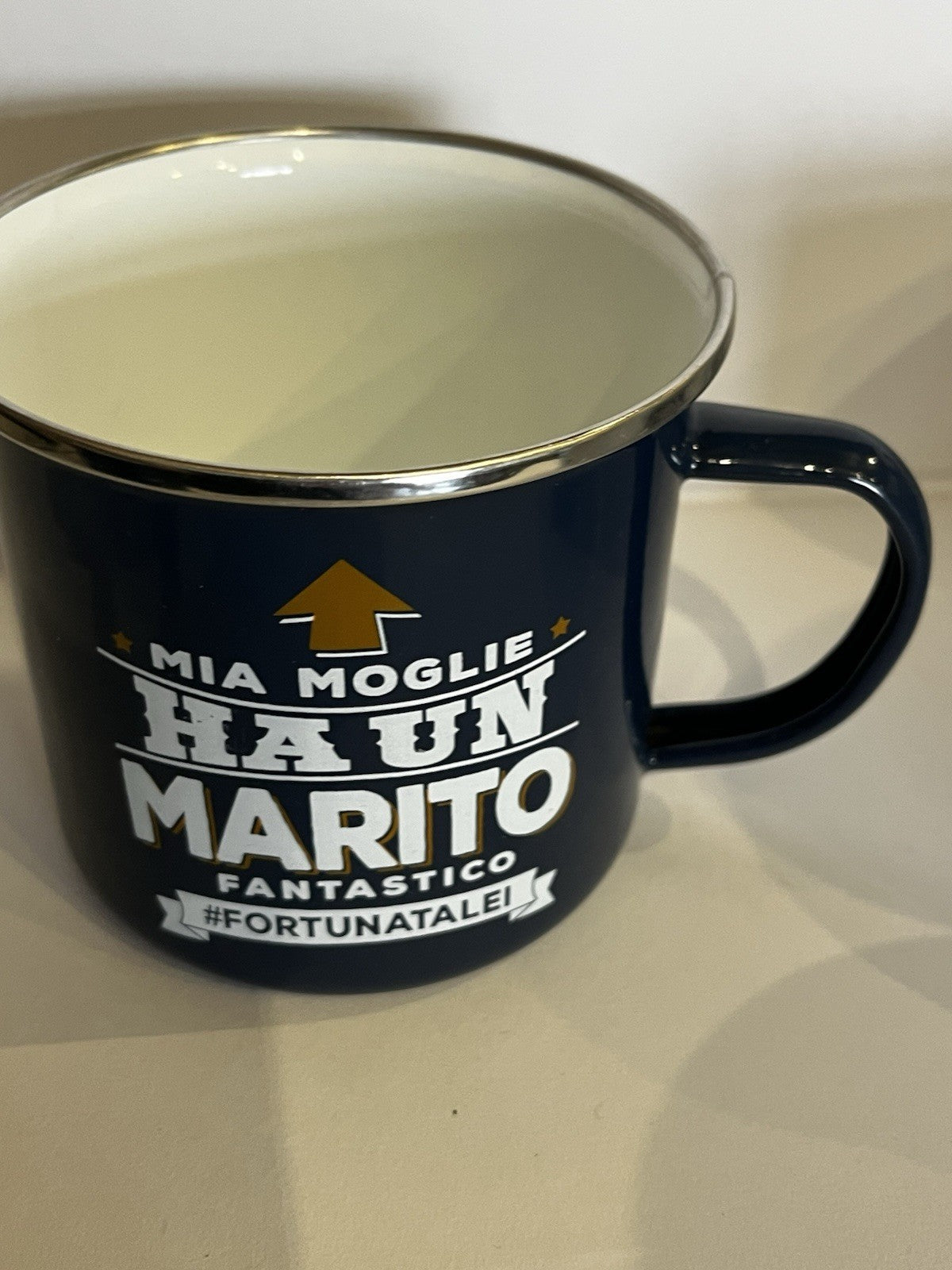 Tazza mug metallo smaltata H&H frase divertente Marito Fantastico