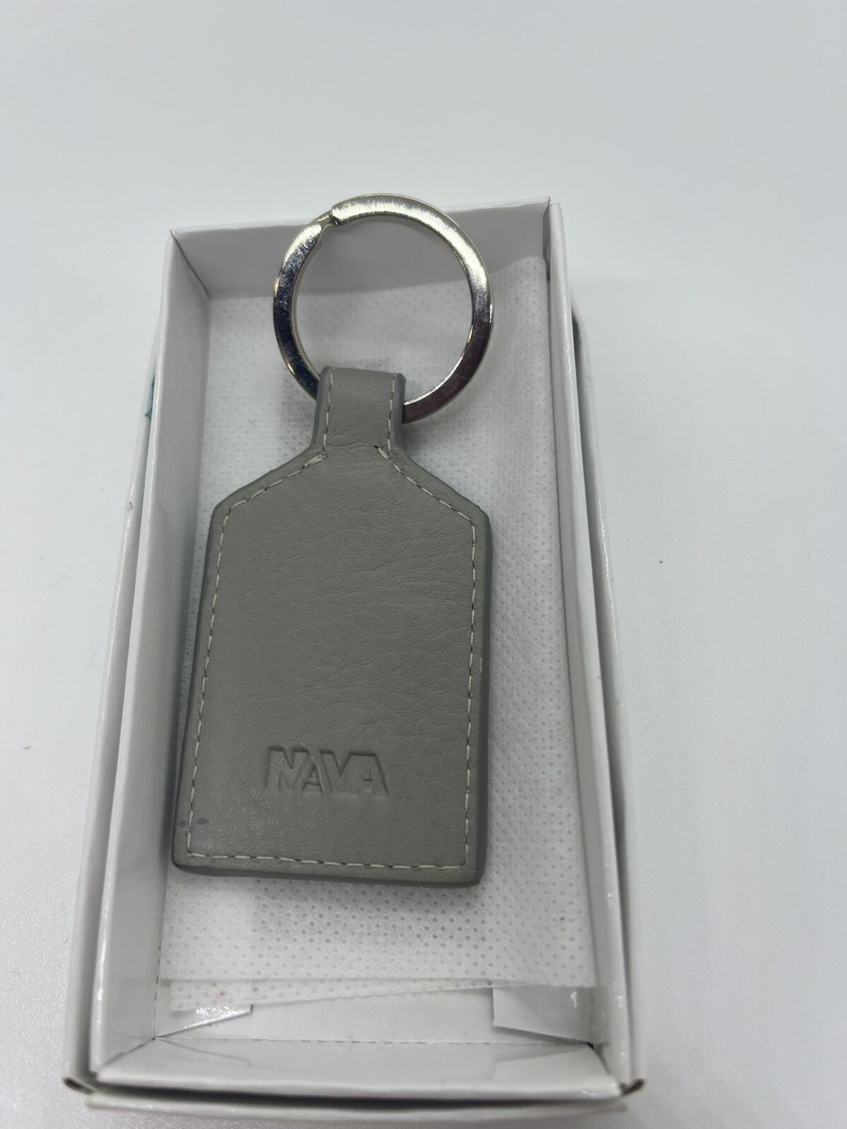 PORTACHIAVI IDEA REGALO NOVITÀ NAVA IN PELLE CON CUORE METALLO 10CM GRIGIO