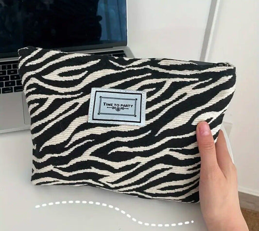 beauty pochette borsa a mano zebrato bianco nero porta oggetti viaggio trucchi